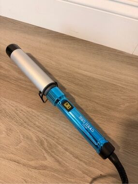 BedHead Blue and Silver Curling Iron excellent conditions